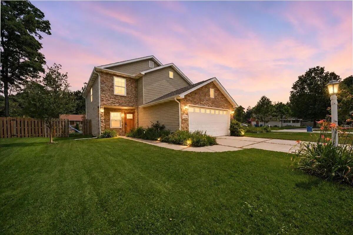 900 Brookfield Drive, Chesterton, IN 46304 - #1