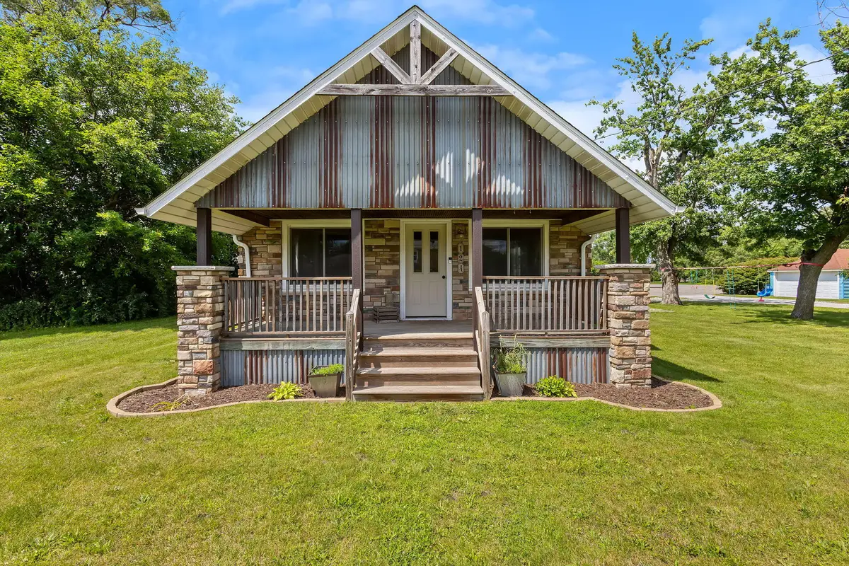 124 6th Street Se, Demotte, IN 46310 - #1