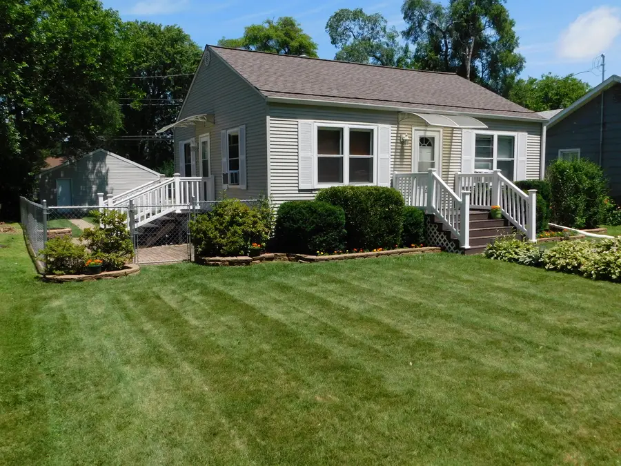 608 W Indiana Avenue, Chesterton, IN 46304 - #3
