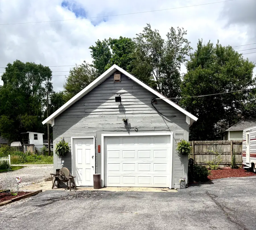 204 S Washington Street, La Crosse, IN 46348 - #3