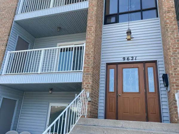 9621 Merrillville Road #203, Crown Point, IN 46307