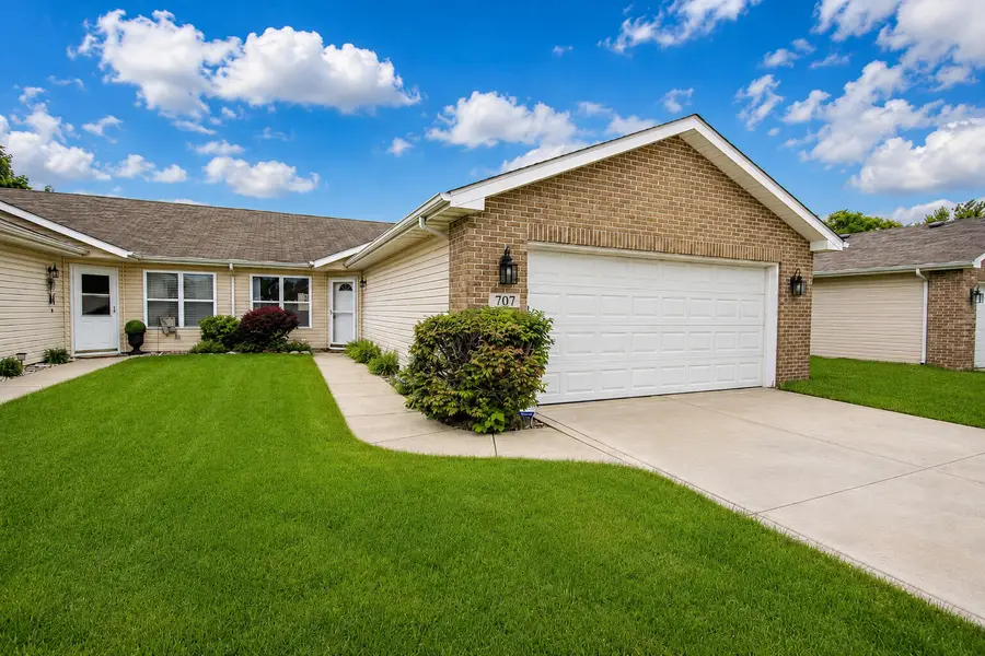 707 W 77th Avenue, Merrillville, IN 46410 - #3