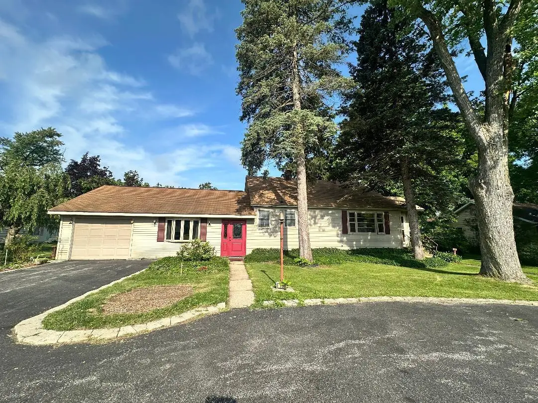 118 S 13th Street, Chesterton, IN 46304 - #1