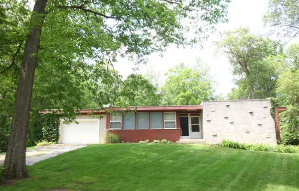 900 W Winding Road, Rensselaer, IN 47978