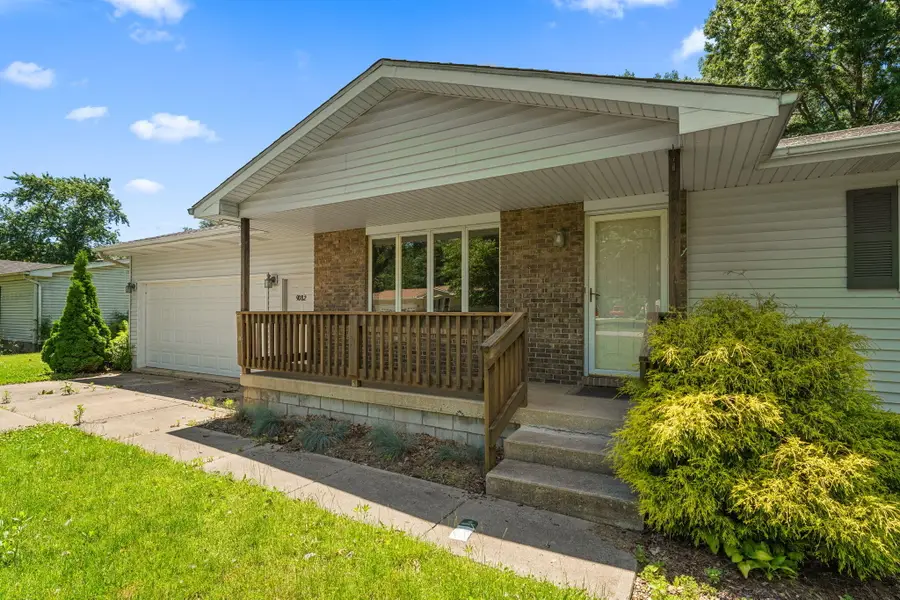 9082 Estates Drive, Demotte, IN 46310 - #2