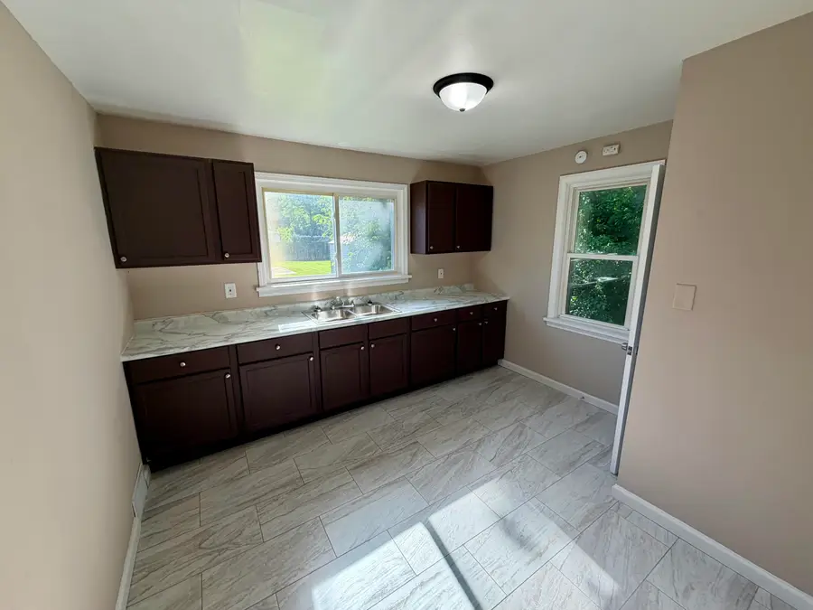 1855 W 57th Avenue, Merrillville, IN 46410 - #2