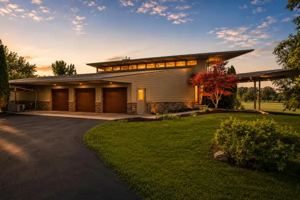 7035 E 83rd Avenue, Crown Point, IN 46307