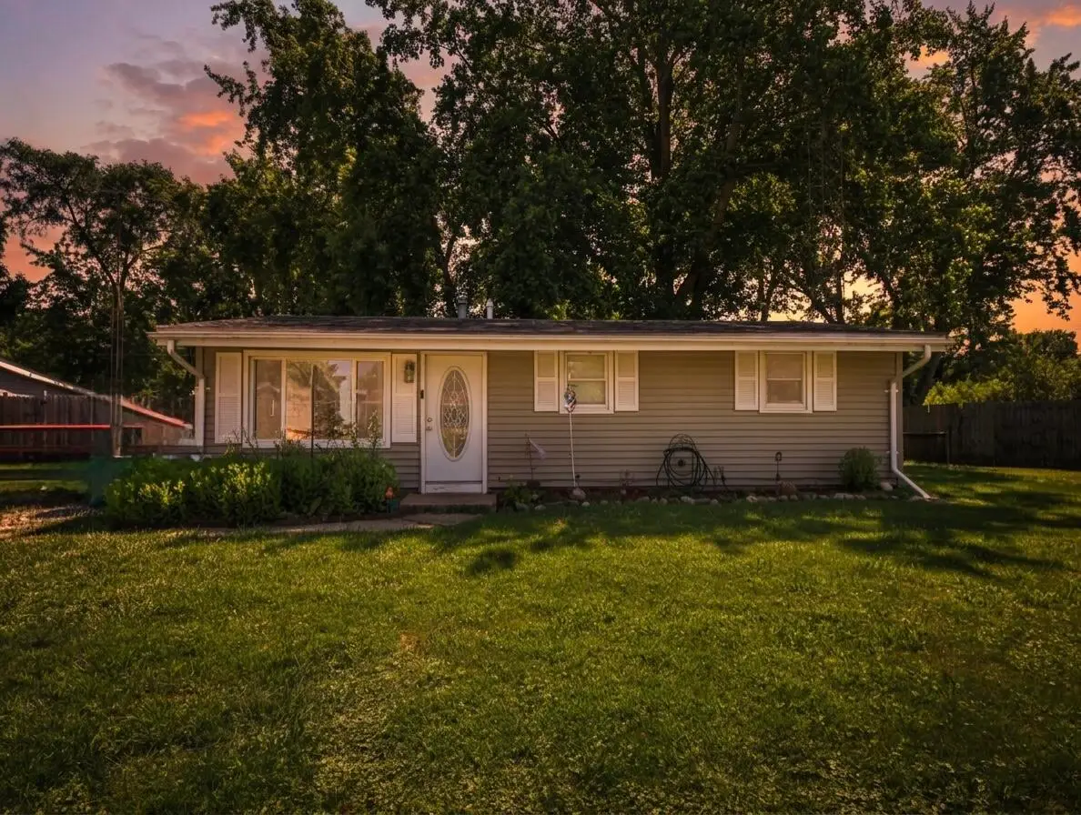 207 Lawndale Avenue, La Porte, IN 46350 - #1