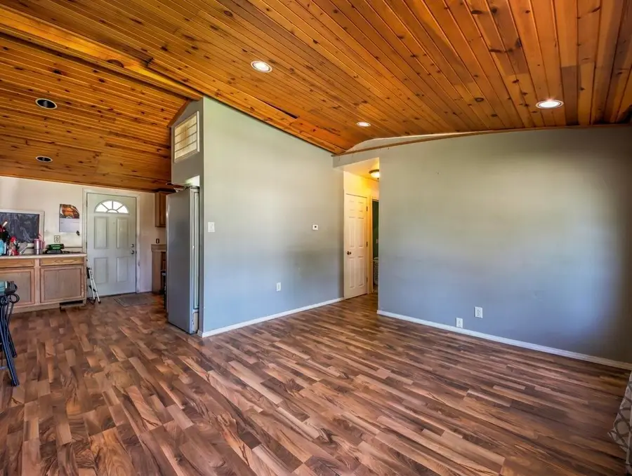 207 Lawndale Avenue, La Porte, IN 46350 - #3