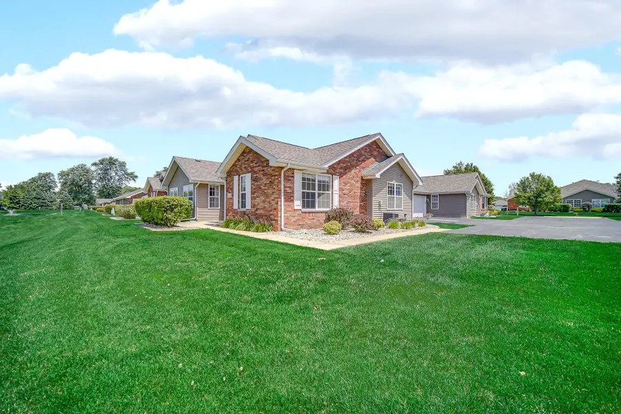 1024 N Woodlawn Avenue, Griffith, IN 46319 - #2