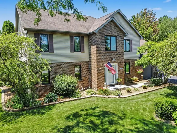 11108 Oregon Lane, Crown Point, IN 46307