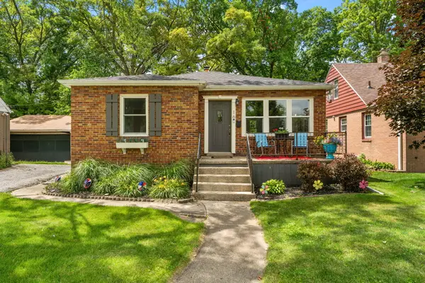 16 Beverly Boulevard, Hobart, IN 46342