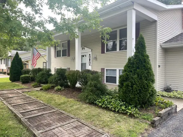 302 Green Acres Drive, Valparaiso, IN 46383