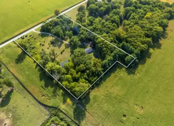 688 County Road 1100 S, Wolcott, IN 47995