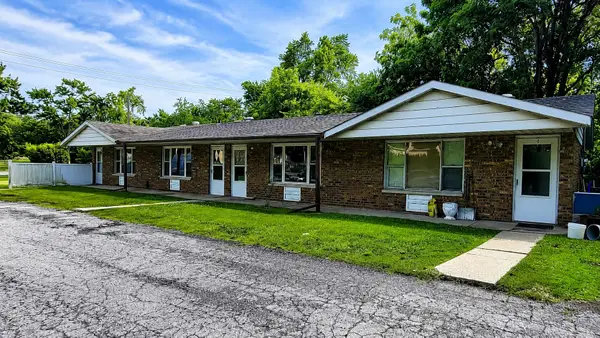 126 E 73rd Avenue, Merrillville, IN 46410