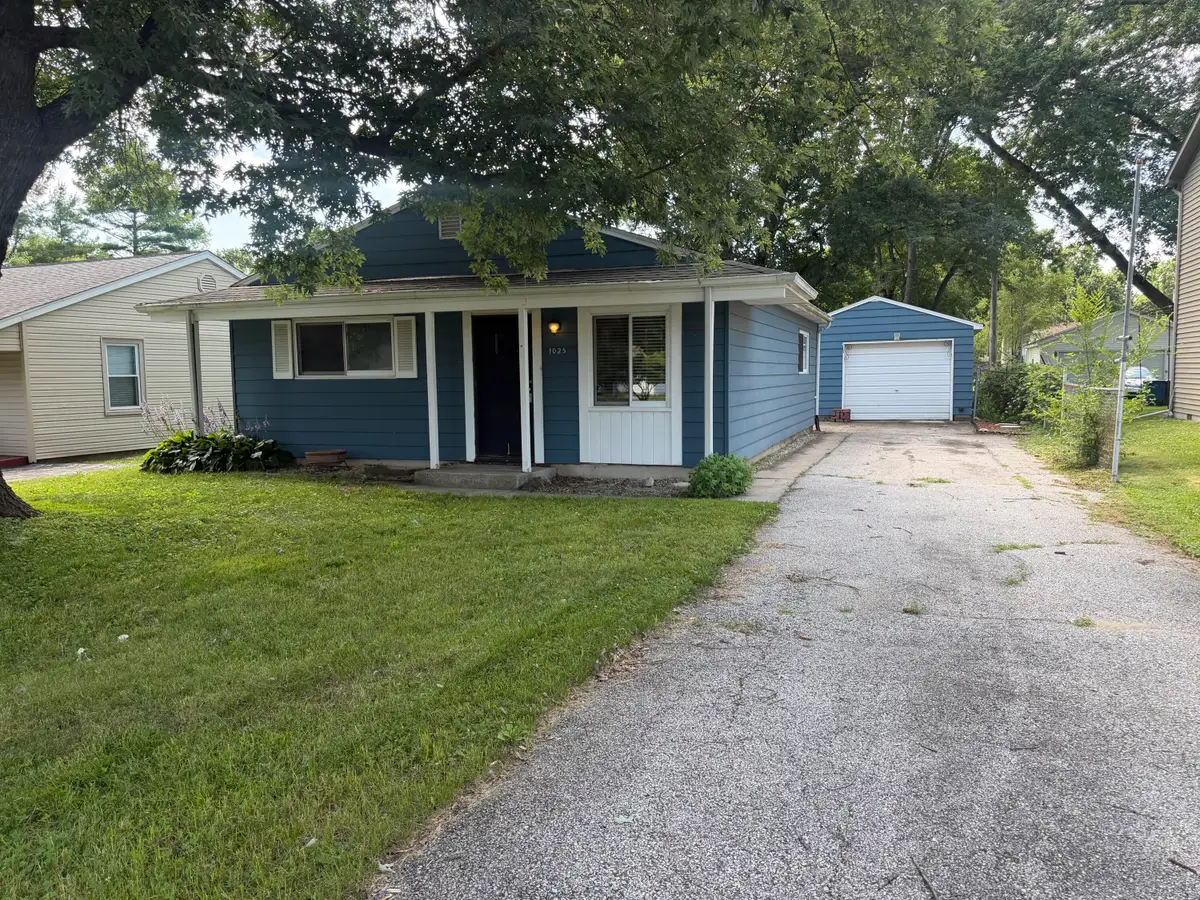 1025 W Porter Avenue, Chesterton, IN 46304 - #1