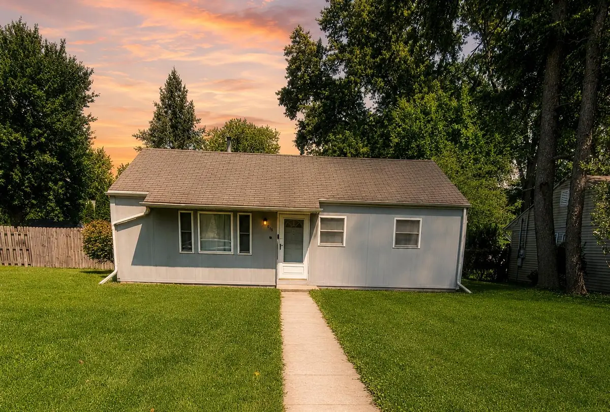 415 S 16th Street, Chesterton, IN 46304 - #1