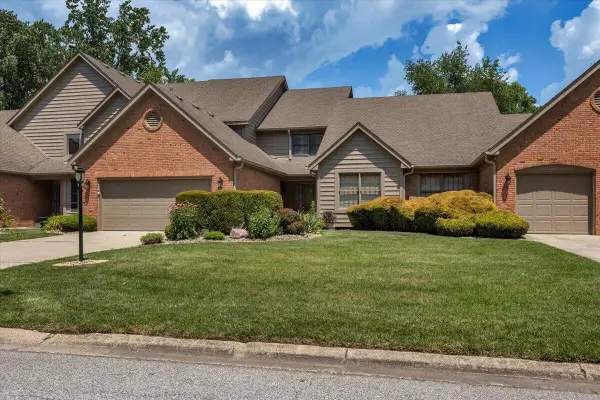 1004 Muirfield Court, Schererville, IN 46375