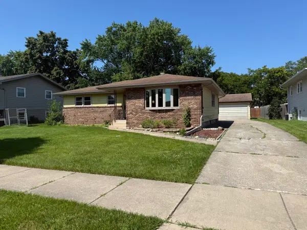 1918 Sir Richard Road, Schererville, IN 46375