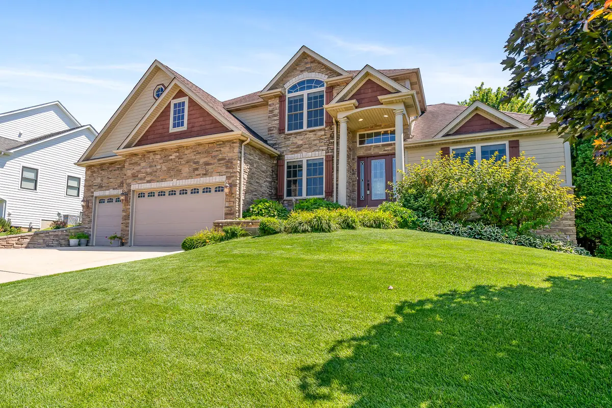 2251 Walker Drive, Valparaiso, IN 46385 - #1