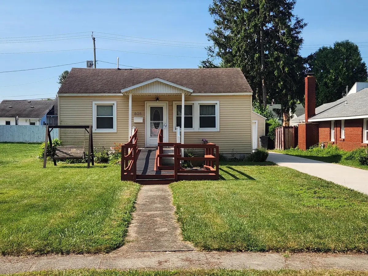 825 W Washington Street, Rensselaer, IN 47978 - #1