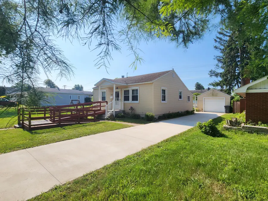 825 W Washington Street, Rensselaer, IN 47978 - #3