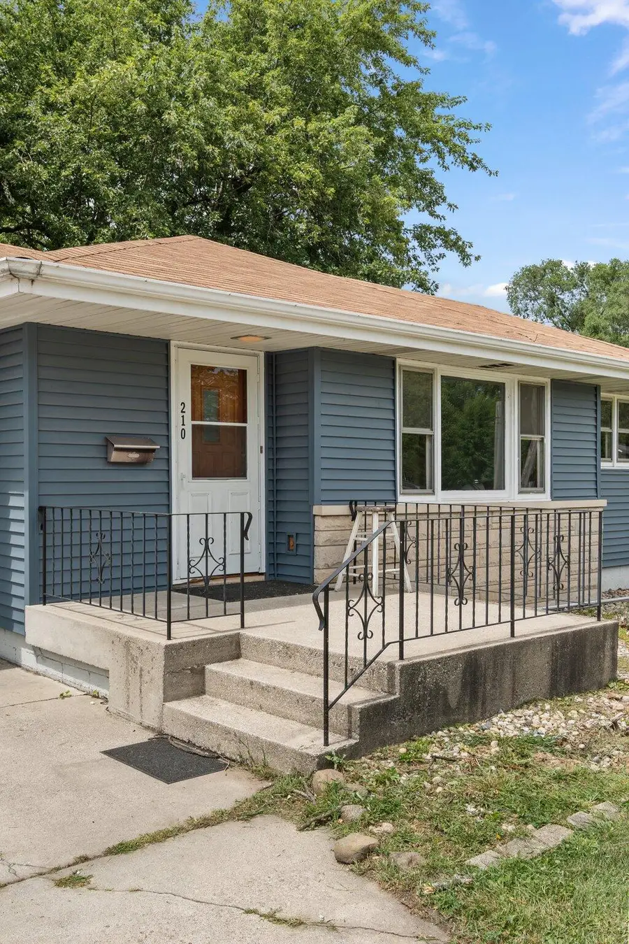 210 S Indiana Avenue, Crown Point, IN 46307 - #2