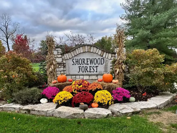 454 Roxbury Road, Valparaiso, IN 46385