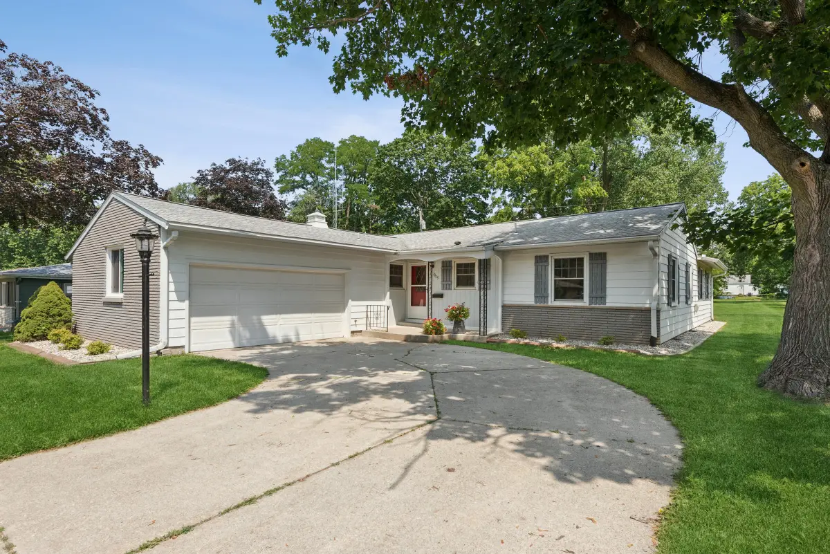 1009 Illinois Street, Valparaiso, IN 46383 - #1