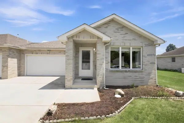 1001 Carnation Street Se #B, DeMotte, IN 46310