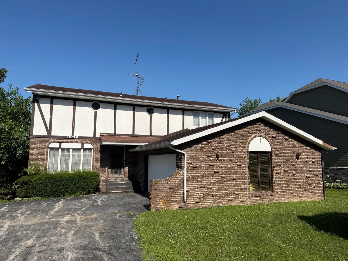 1076 Shoreline Road, Crown Point, IN 46307 - #1