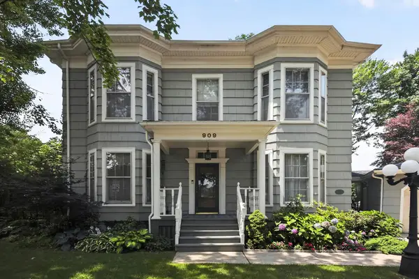909 Pennsylvania Avenue, La Porte, IN 46350