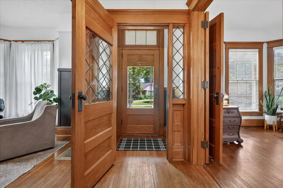 909 Pennsylvania Avenue, La Porte, IN 46350 - #3