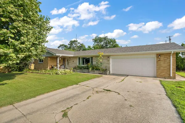 124 6th Avenue Nw, DeMotte, IN 46310
