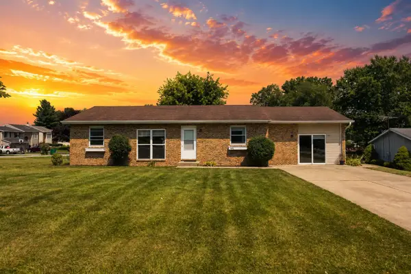 4040 Kingsway Drive, Crown Point, IN 46307