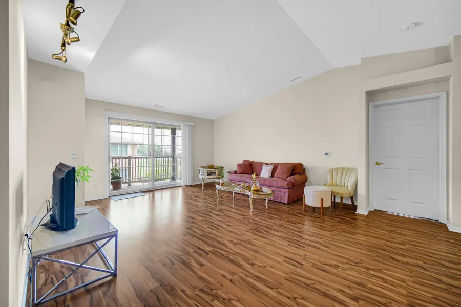 9810 Wildwood Circle #2c, Munster, IN 46321 - #2