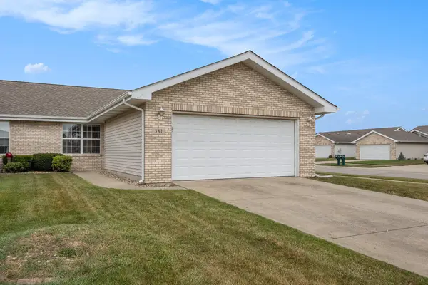 381 Golden Oak Drive, Crown Point, IN 46307