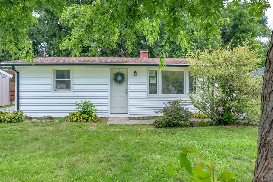 400 Woodlawn Avenue, Chesterton, IN 46304 - #2