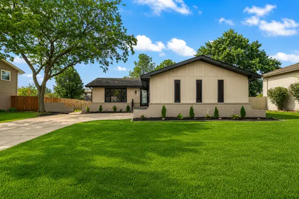 933 Hanover Lane, Dyer, IN 46311