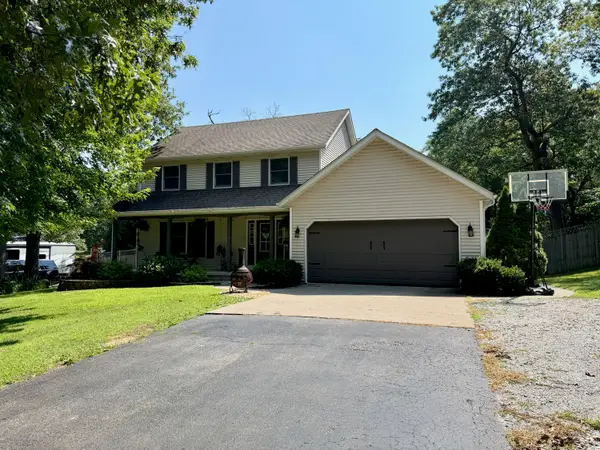 10673 Potomac Drive, DeMotte, IN 46310