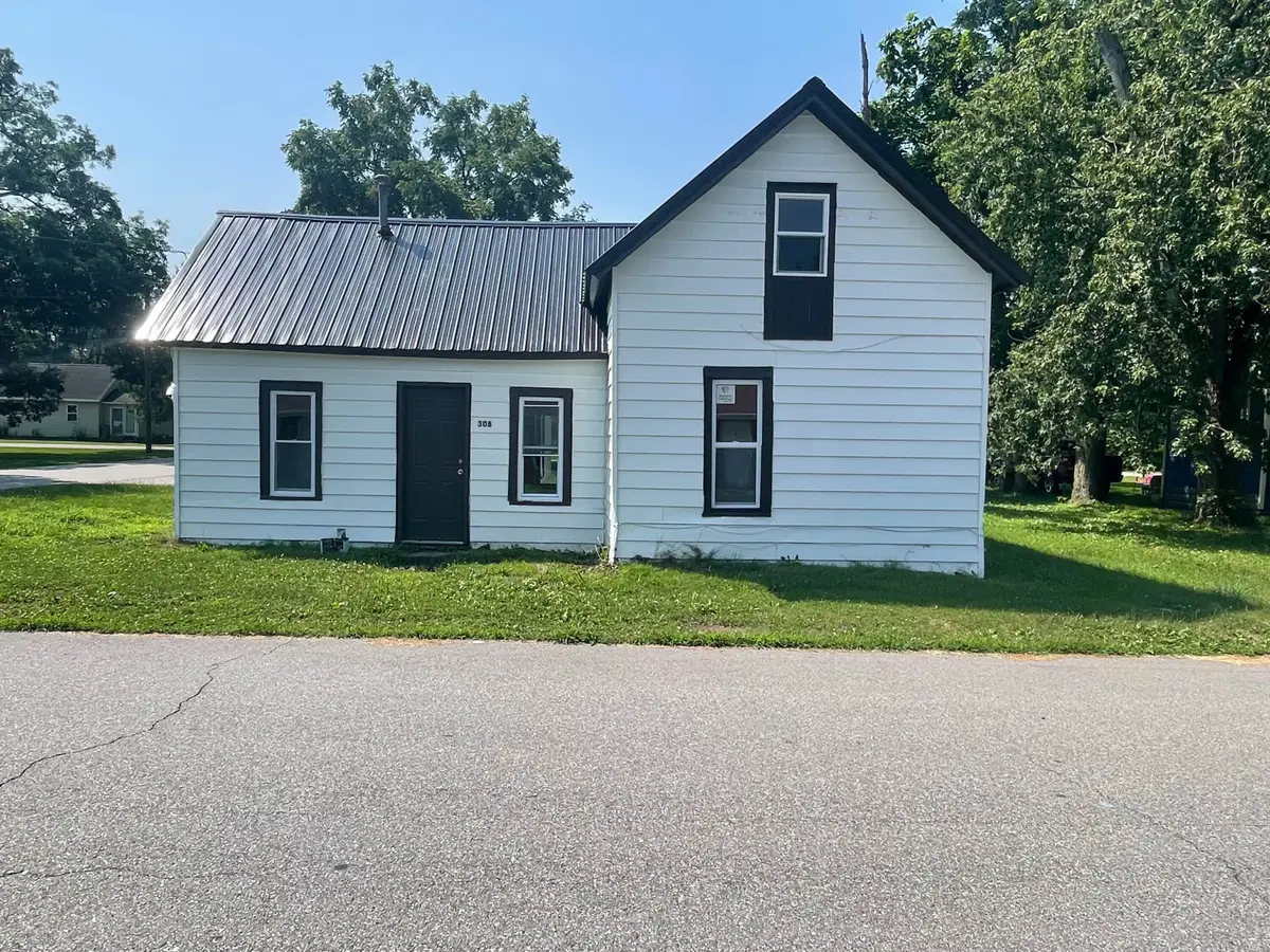 308 E John Street, Knox, IN 46534 - #1