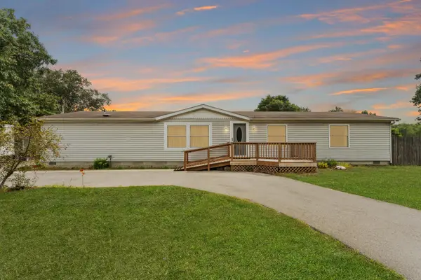 9625 N Ahlgrim Street, DeMotte, IN 46310
