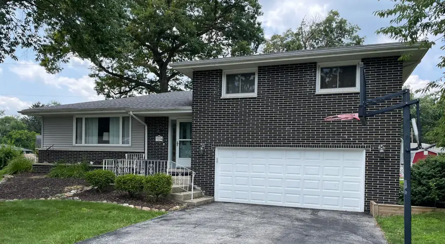 2134 W 3rd Place, Hobart, IN 46342 - #2