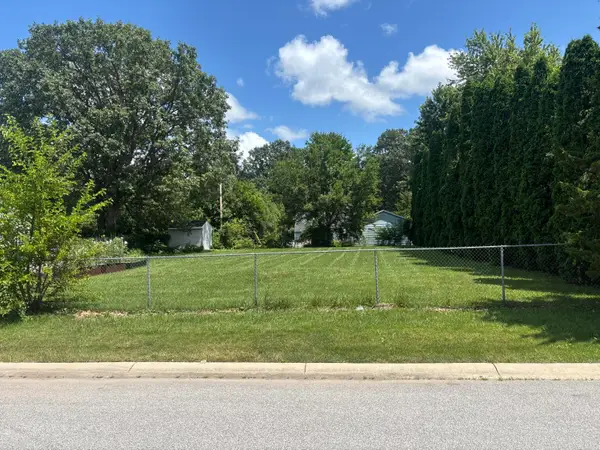 703 Heritage Road, Valparaiso, IN 46385