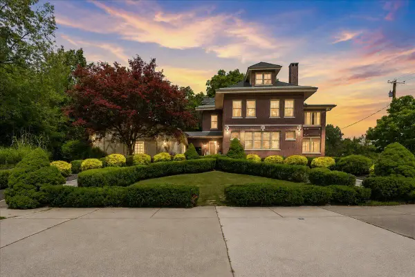 229 E Morgan Avenue, Chesterton, IN 46304