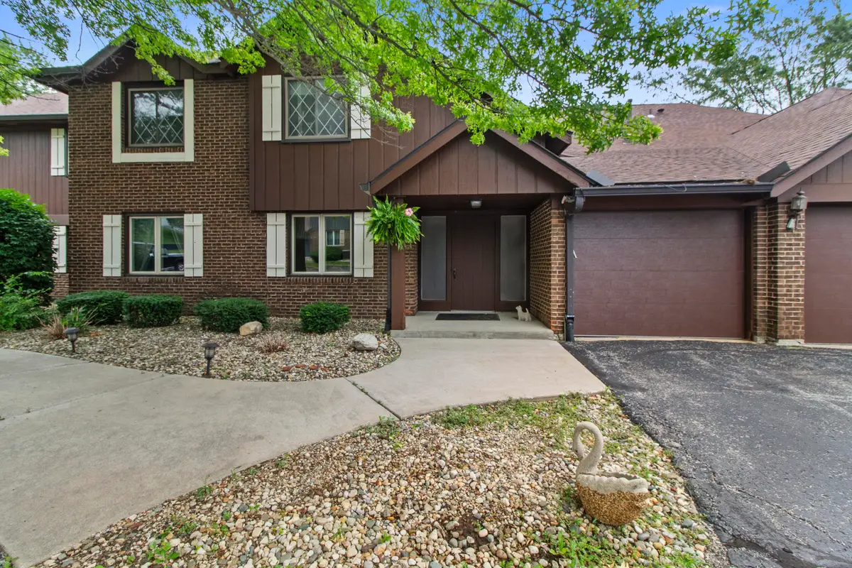 2513 E Lakeshore Drive, Crown Point, IN 46307 - #1