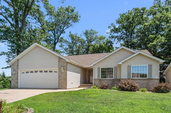 1808 Pine Creek Road, Valparaiso, IN 46383