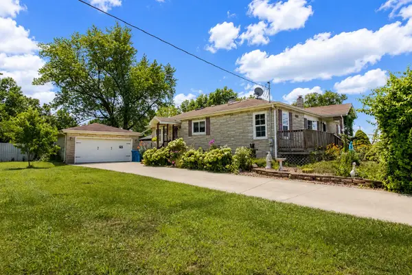 1202 W Pacific Avenue, Knox, IN 46534