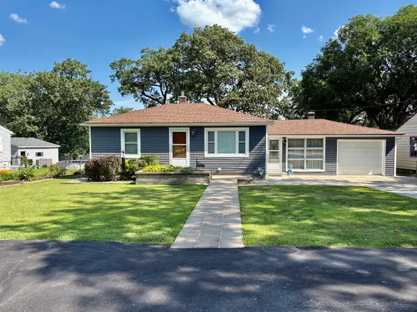 1023 Riverlane Drive, Lake Station, IN 46405
