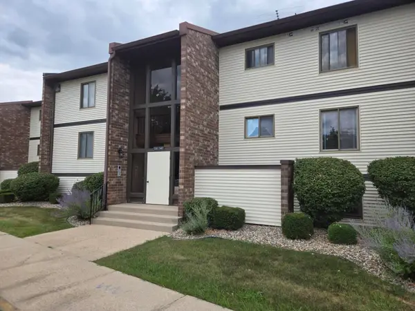332 Summit Park Court S, Crown Point, IN 46307